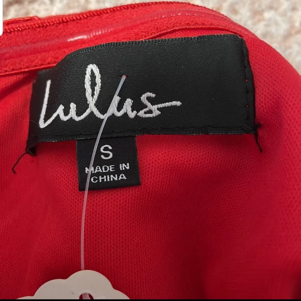 Lulu's red off the shoulder lace gown size Small - Picture 2 of 4